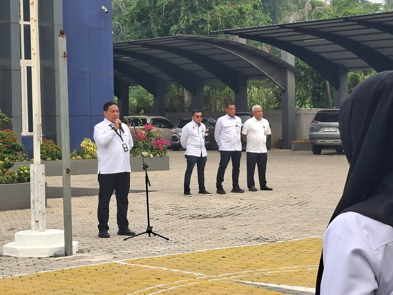 Pelaksanaan Apel Pagi Pegawai